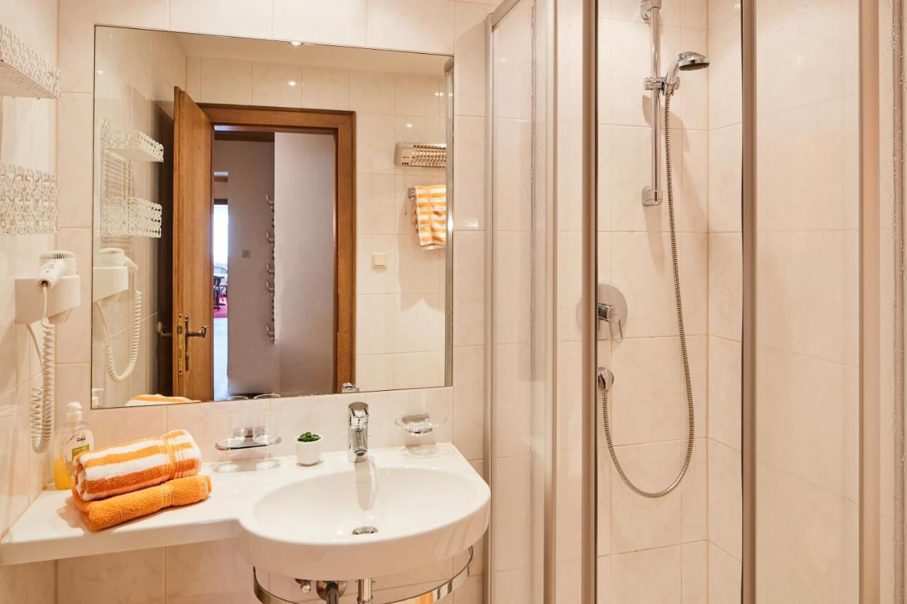 Appartements Sailer Prutz Exteriör bild